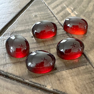 16x12mm Grade AAA Garnet Oval Cabochon